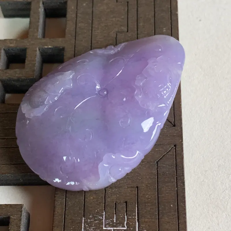 天然a货翡翠_水润紫罗兰翡翠荷花鱼吊坠,尺寸44.6*31.1*10.