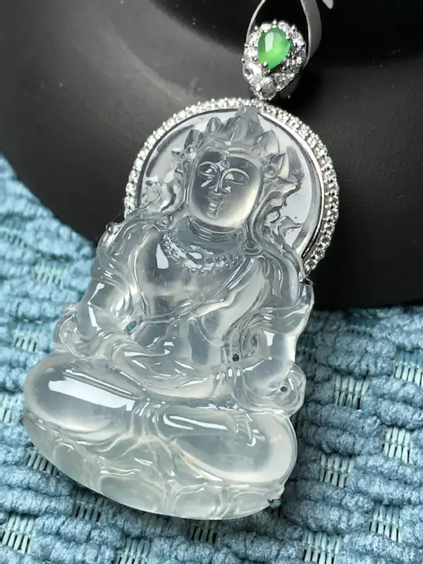 18k金镶嵌阳绿顶珠高冰种度母菩萨吊坠,缅甸翡翠,种老水足,底子细腻
