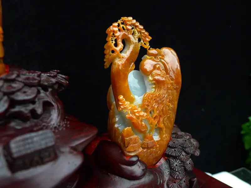 【(三星拱照)翡翠红黄翡双彩原石精品高档福禄寿三星高照 摆件 取中间禄星尺寸120*60*23mm 连高档檀木座尺寸310*445*125mm 精品红翡摆件,雕工精湛,寓意吉祥生活红红火火,收藏精品,送礼超赞。玉石重0.9公斤 赠送玉雕师收藏证书】图5