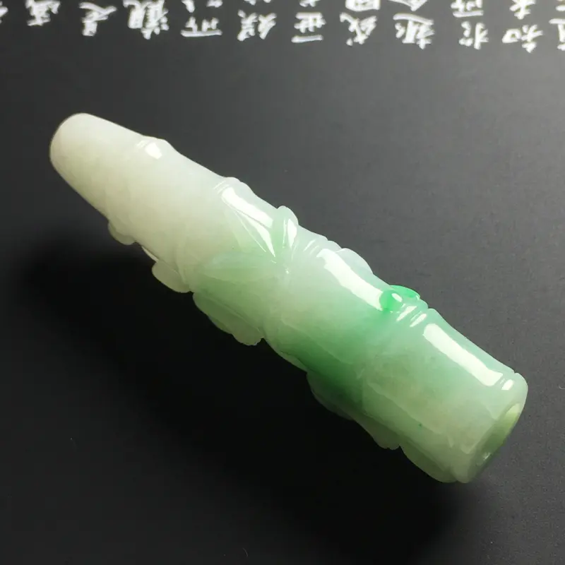 【【细糯种带色飞兽烟嘴】尺寸63-18-14毫米 玉质水润 色泽亮丽 雕工精美】图7