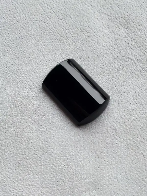 【墨翠【精品-马鞍】完美无裂纹,细腻干净,黑度极黑,性价比高,雕工精湛,打灯透绿】图3