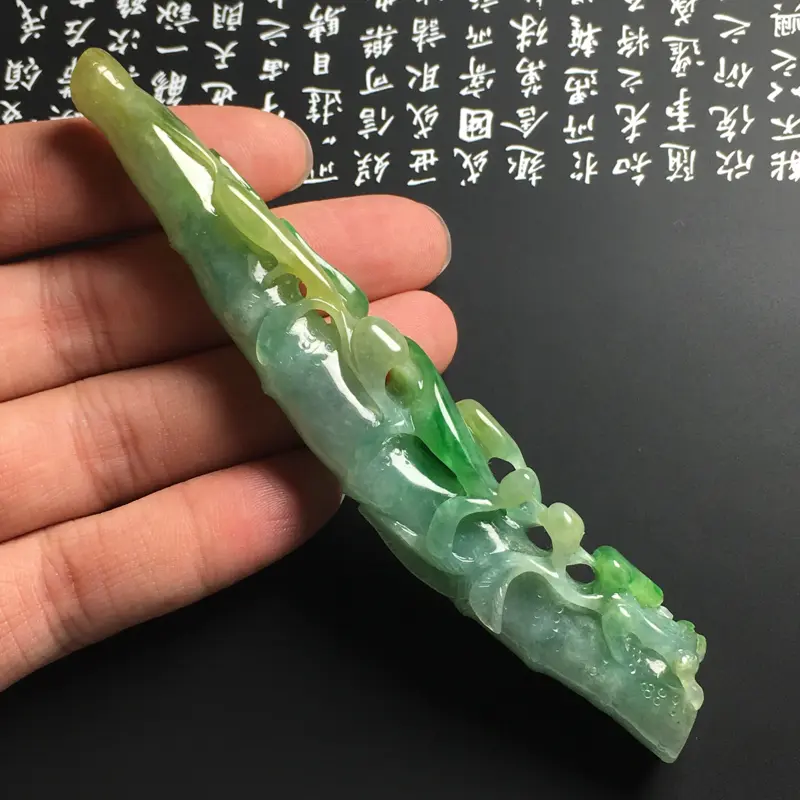 【❤️【糯化种黄加绿精美烟嘴】尺寸122-19-14毫米 玉质水润 色泽艳丽 雕工精致】图4