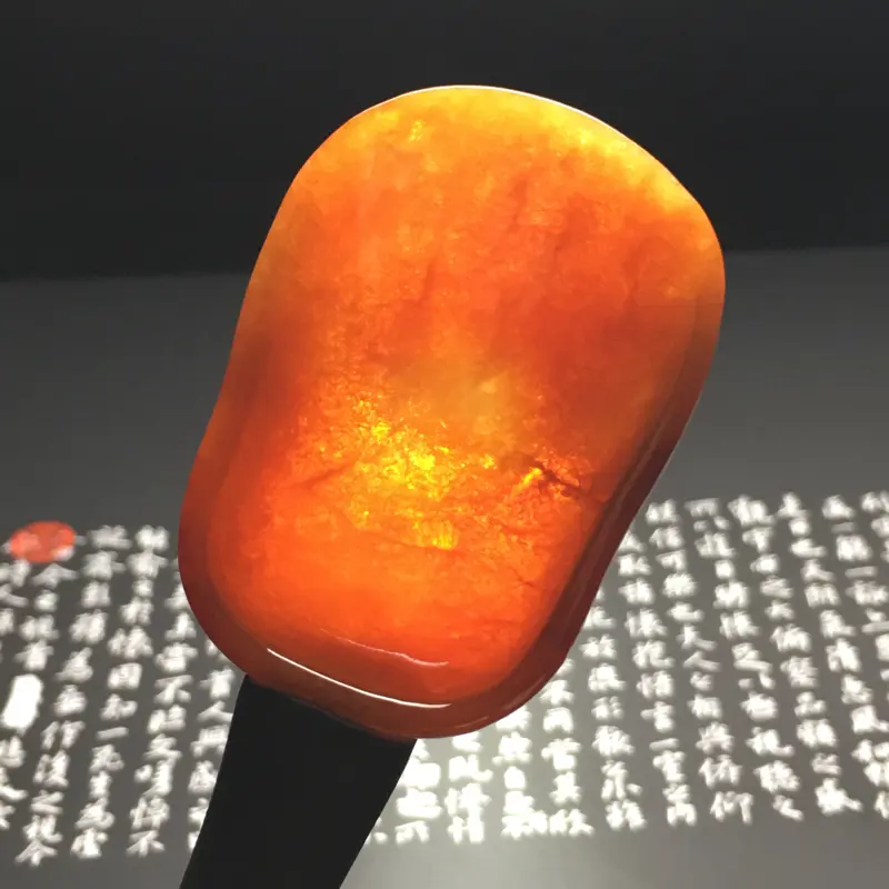 【红翡茶匙摆件 裸石尺寸54-38.7-13毫米 总长度207毫米 色彩艳丽 款式新颖】图9