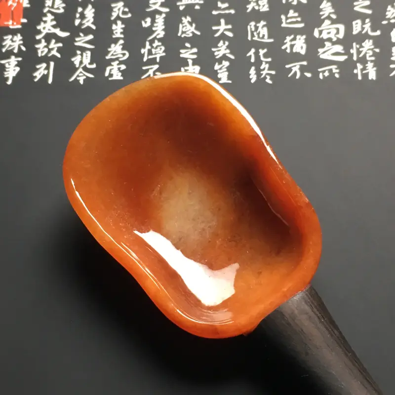 【红翡茶匙摆件 裸石尺寸54-38.7-13毫米 总长度207毫米 色彩艳丽 款式新颖】图6
