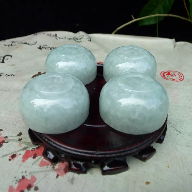 【翡翠浅绿水润厚装大气上档次大茶杯,酒杯,四件套 可以使用。单杯尺寸直径55*高度28,杯厚约3.8mm】图9