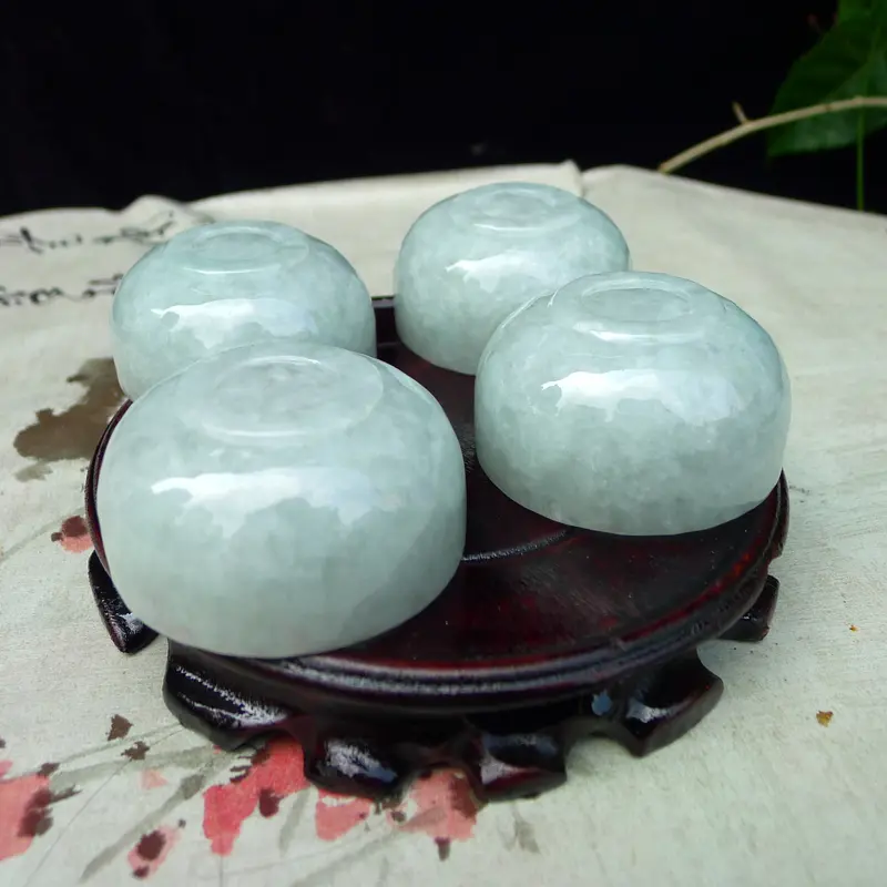 【翡翠浅绿水润厚装大气上档次大茶杯,酒杯,四件套 可以使用。单杯尺寸直径55*高度28,杯厚约3.8mm】图5