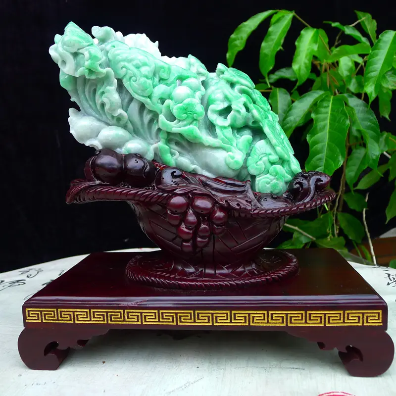 【(如意进财)翡翠精雕阳绿如意百财大摆件 裸石尺寸120*220*85mm 连精美檀木座尺寸260*260*125mm 玉石重2.11公斤】图6