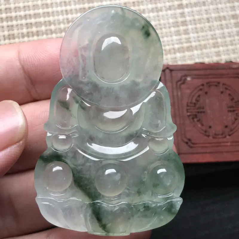 【冰飘花观音 种老水足 水润冰透 佩戴大气 时尚】图10