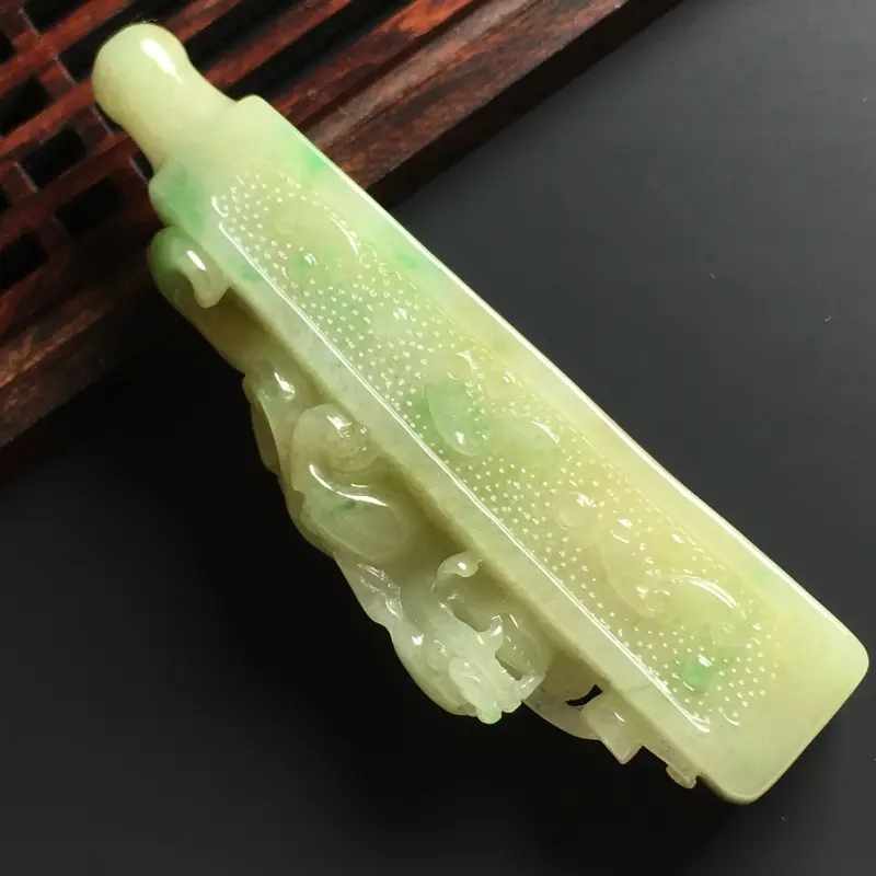 【❤️【细糯种黄加绿飞兽烟嘴】尺寸74-24-13毫米 玉质水润 色彩亮丽】图1
