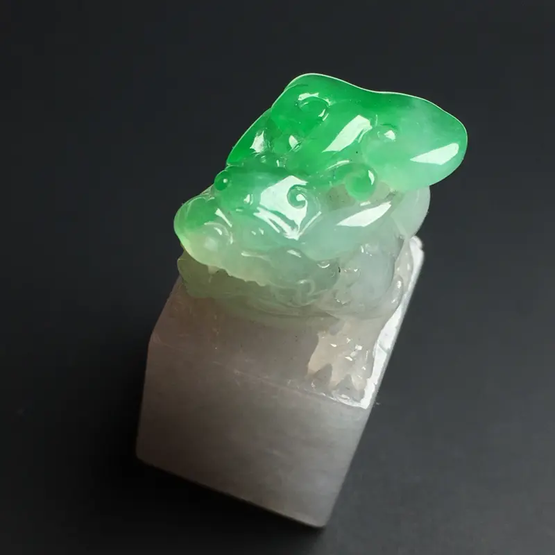 【【印章】色泽艳丽 玉质细腻。雕工精湛 款式精美 尺寸36-18-18毫米】图2