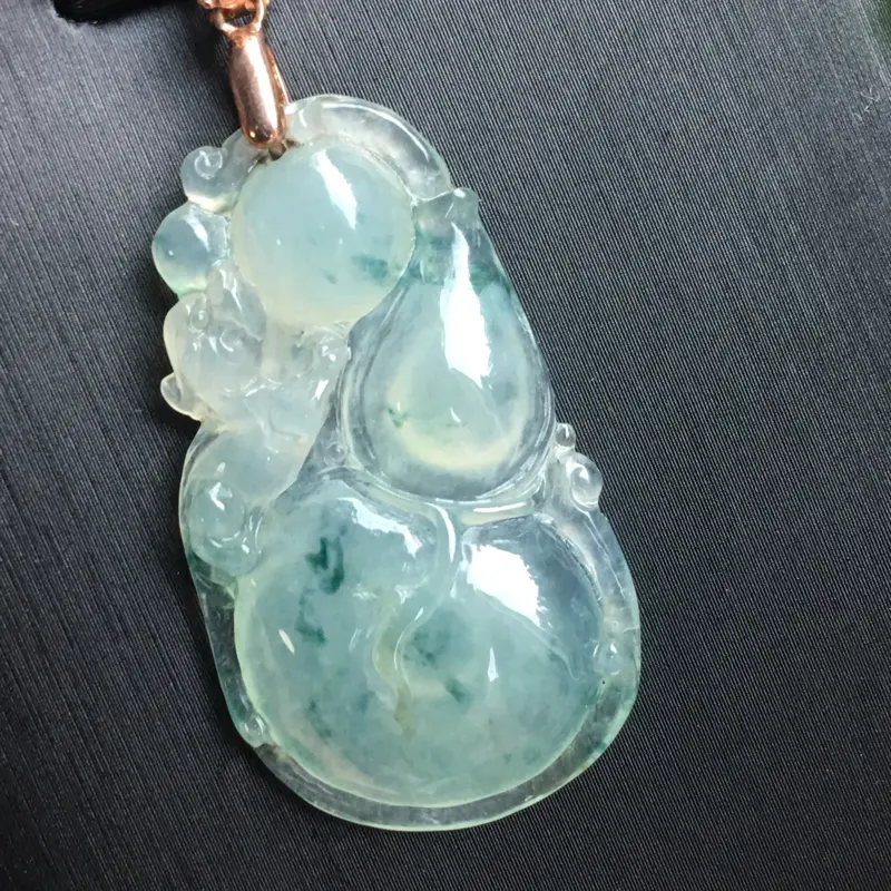 【推荐👍👍【冰飘蓝花猴抱葫芦】葫芦兽即福禄寿,寓意极好,精雕,水润冰透,种水很好,起强光起胶感,飘难得的正蓝花,品相佳,值得拥有,配银扣】图7