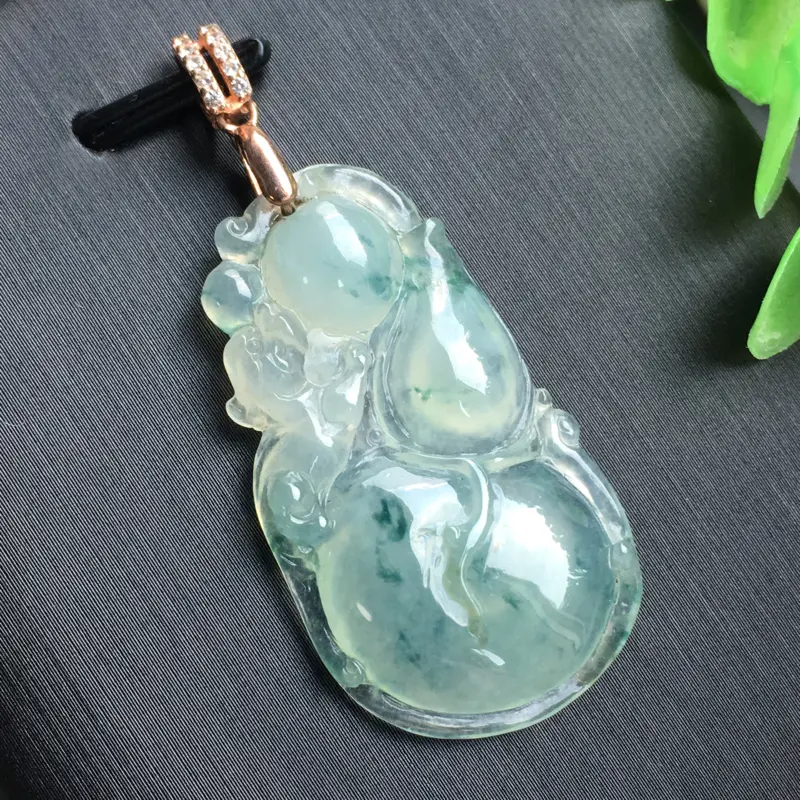 【推荐👍👍【冰飘蓝花猴抱葫芦】葫芦兽即福禄寿,寓意极好,精雕,水润冰透,种水很好,起强光起胶感,飘难得的正蓝花,品相佳,值得拥有,配银扣】图1
