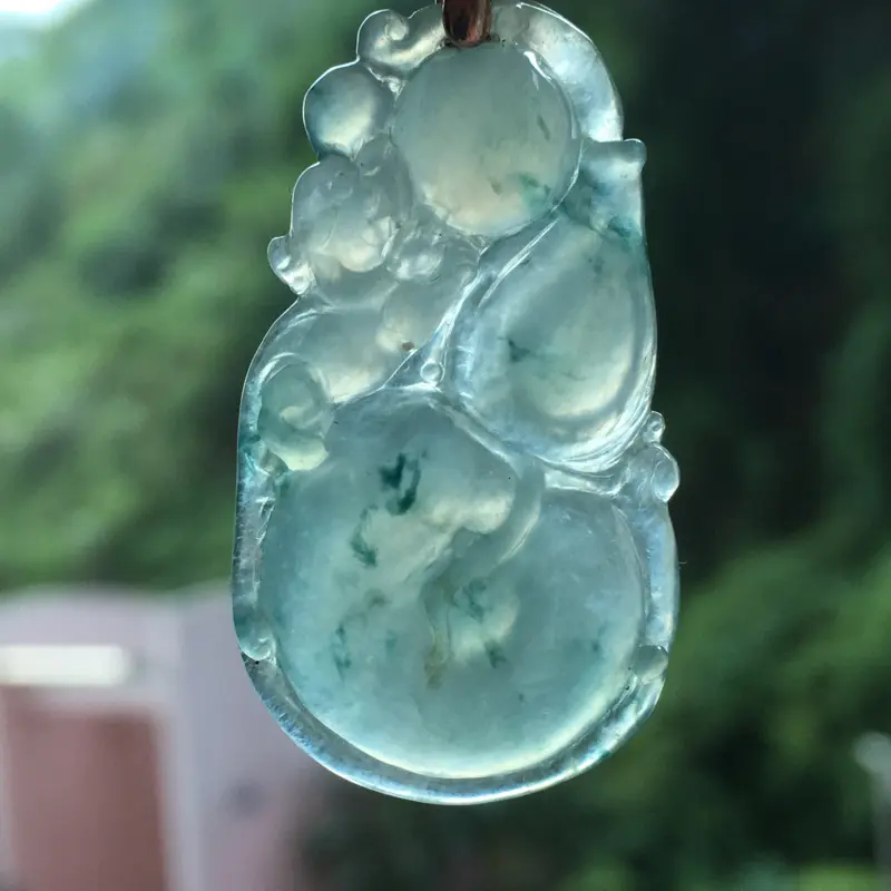 【推荐👍👍【冰飘蓝花猴抱葫芦】葫芦兽即福禄寿,寓意极好,精雕,水润冰透,种水很好,起强光起胶感,飘难得的正蓝花,品相佳,值得拥有,配银扣】图10