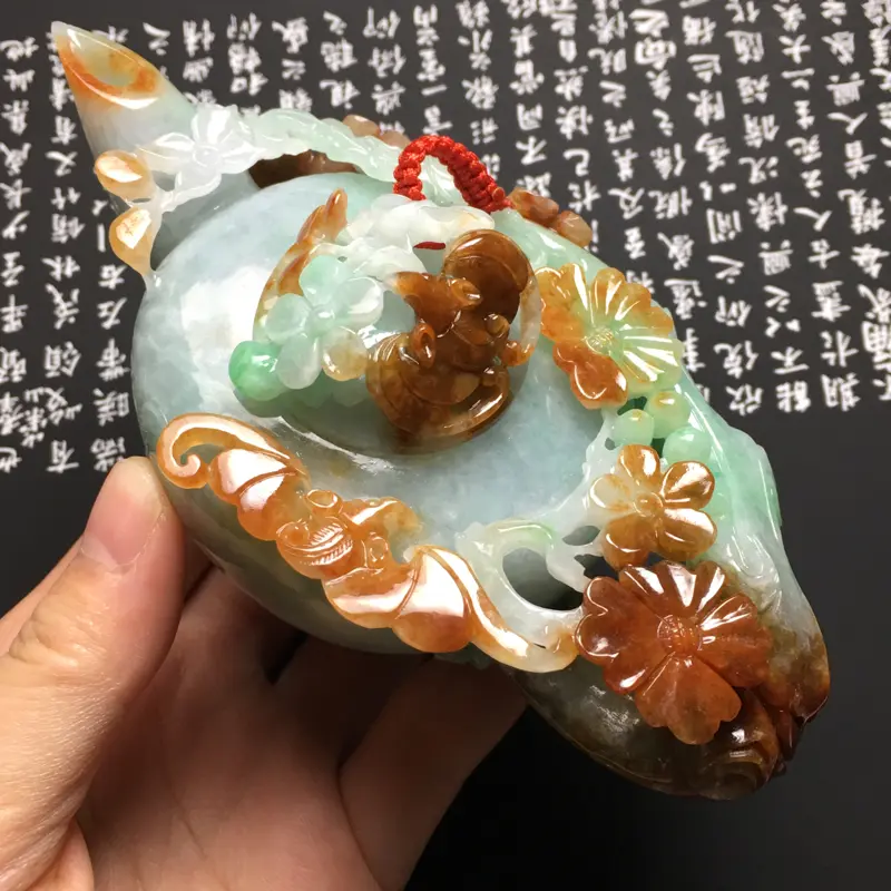 【糯种双彩福在眼前茶壶摆件 尺寸125-62-46毫米 玉质水润 色彩艳丽 雕工精美】图4
