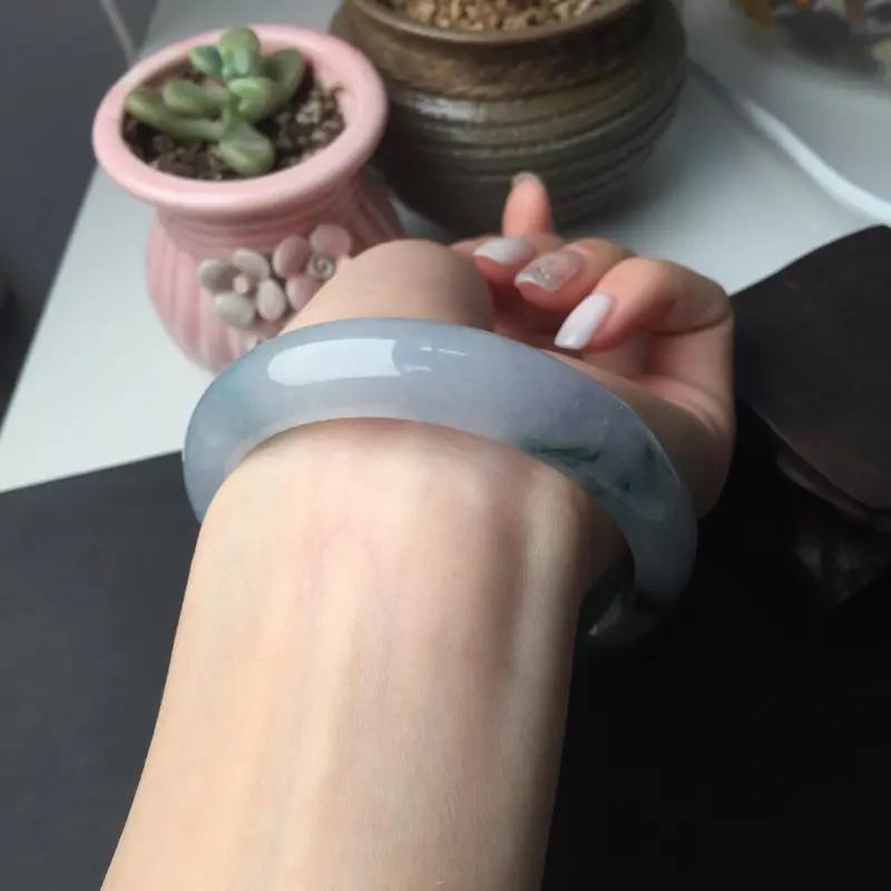 【天然翡翠A货 完美无纹裂 细腻糯化种飘深蓝花 底子干净 飘花浓郁 上手非常漂亮(下单前请先咨询)###】图8