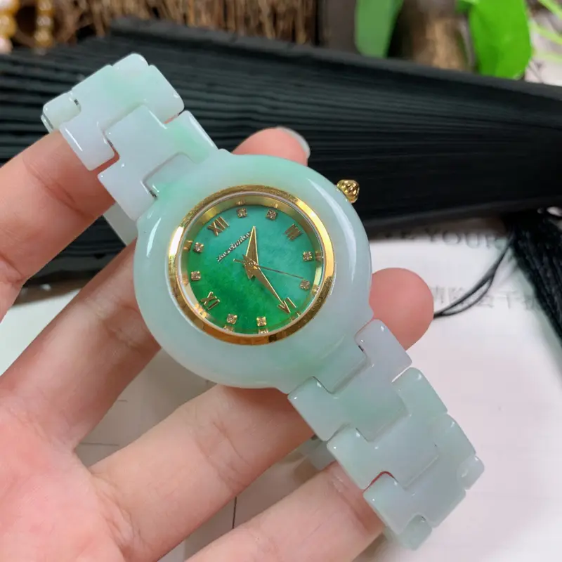【天然翡翠A货-满色瑞士进口翡翠手表_种好,玉质细腻,水头饱满,形体漂亮,水润精致,上手效果佳,尺寸38.5*8.8mm】图4