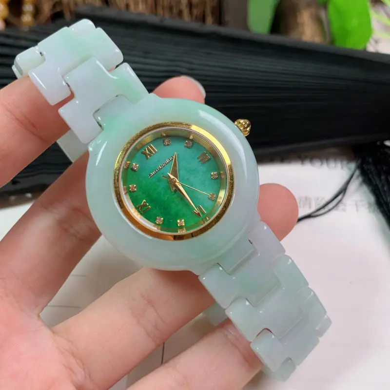 【天然翡翠A货-满色瑞士进口翡翠手表_种好,玉质细腻,水头饱满,形体漂亮,水润精致,上手效果佳,尺寸38.5*8.8mm】图3