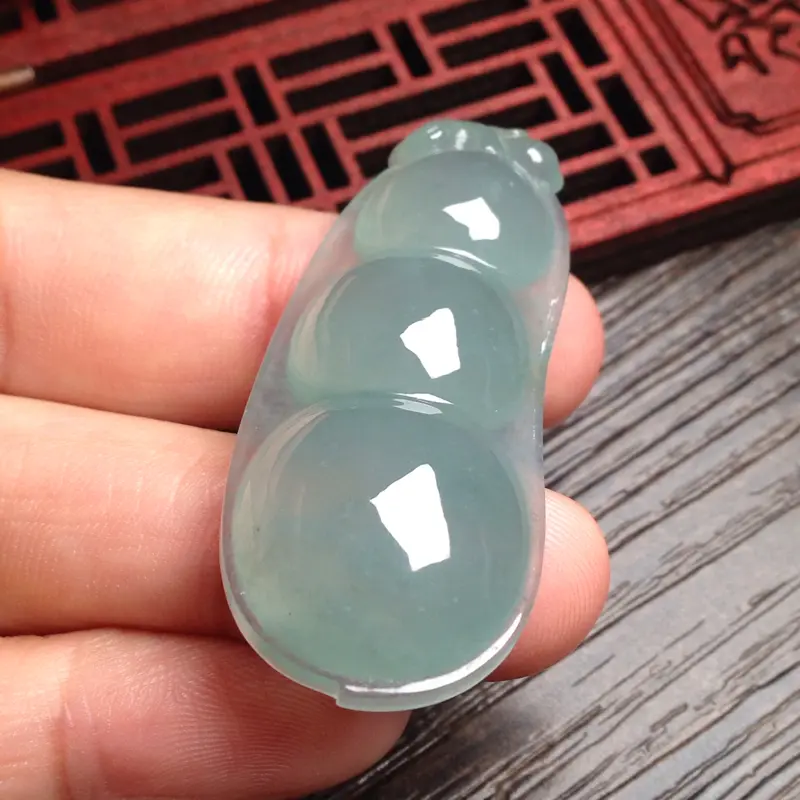 【老坑蓝底大福豆吊坠,裸石47*20.5*10 老坑种水,通透冰莹,清润水足,大气厚实饱满,胶润十足,种色相融,淡雅恬静】图7