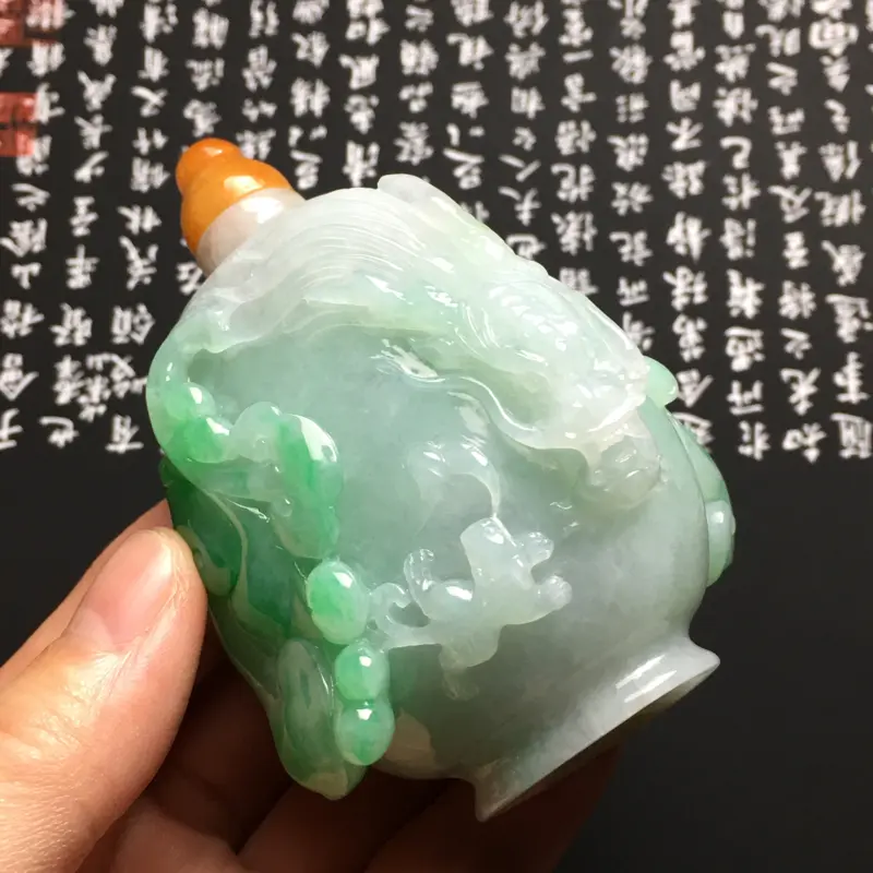 【糯种带色龙行天下鼻烟壶 尺寸77-45.5-34.5毫米 水润细腻 翠色艳丽 雕工精湛 收藏佳品】图7