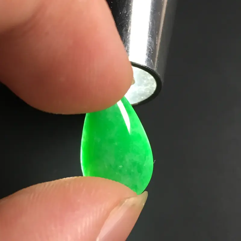 【【满色水滴】色泽艳丽。玉质细腻 饱满圆润。品相佳 裸石18-10-4毫米】图8