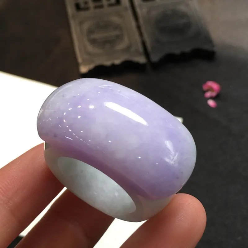 【紫罗兰板指,完美,底庄细腻,性价比高,推荐,尺寸20*34.3*18*9.3mm,重量29.53g,圈口22#】图2