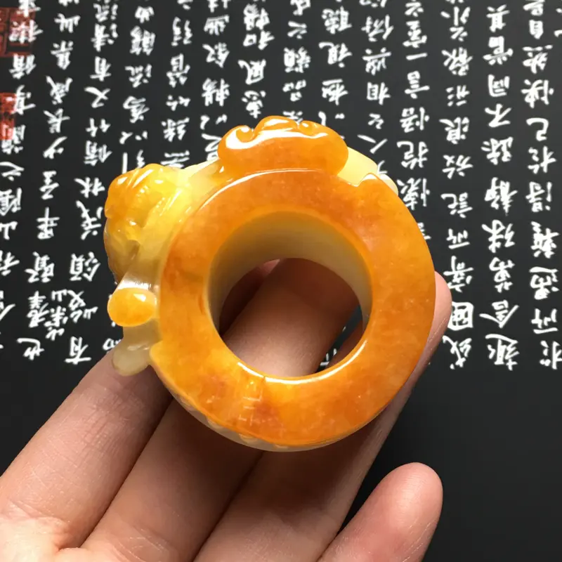 【糯种三彩貔貅扳指 尺寸45.5-28-16毫米 内直径21.5毫米 玉质细腻 色彩艳丽 雕工精湛】图6