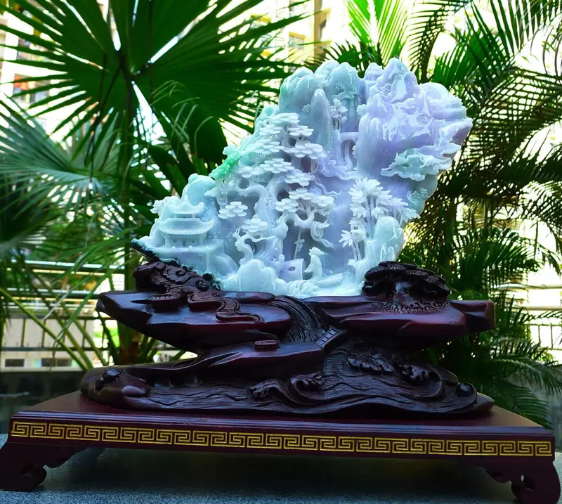 【大件山水摆件 缅甸天然翡翠A货 精美 老坑 春带彩 高山流水 山水摆件 雕刻精美线条流畅 种水好 层次分明 丰富多彩 搭配精美高档檀木底座 尺寸400.390.160裸石尺寸340.250.50裸石重量10.63斤 送礼佳品大件 水头足 工艺精湛】图3