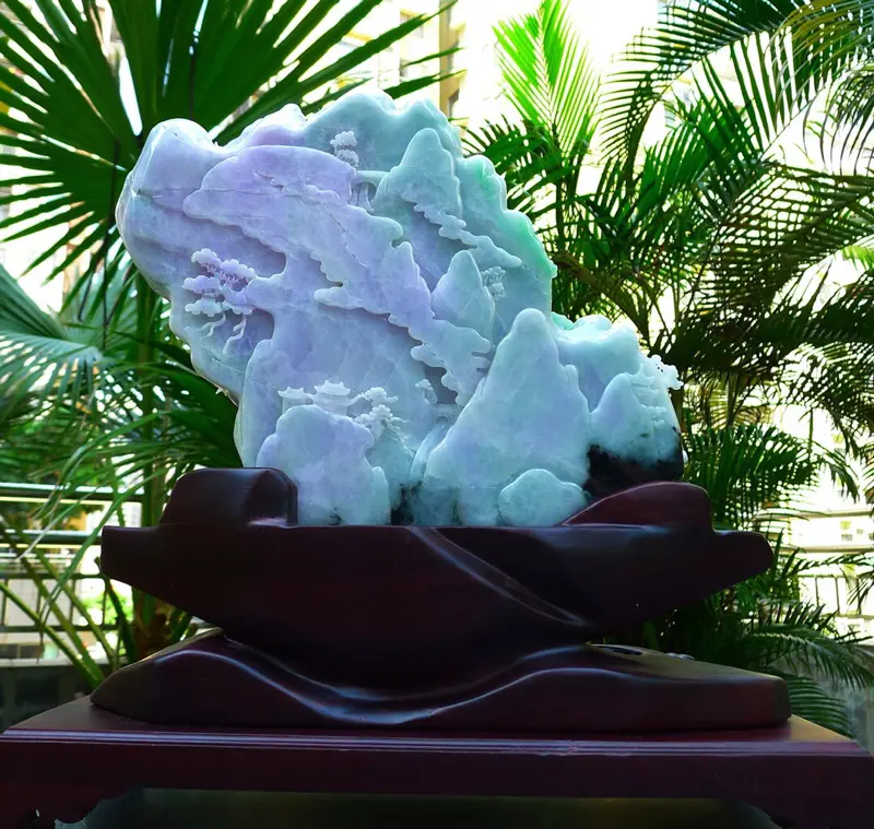 【大件山水摆件 缅甸天然翡翠A货 精美 老坑 春带彩 高山流水 山水摆件 雕刻精美线条流畅 种水好 层次分明 丰富多彩 搭配精美高档檀木底座 尺寸400.390.160裸石尺寸340.250.50裸石重量10.63斤 送礼佳品大件 水头足 工艺精湛】图8