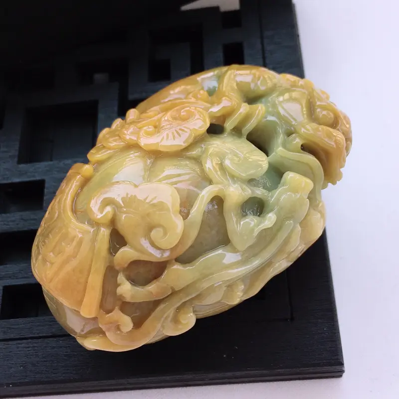 【翡翠a货,糯种水润褐黄色精雕翡翠貔貅手把件,玉质细腻,颜色鲜艳艳丽,雕工栩栩如生,尺寸78.2/53.6/36.6】图4