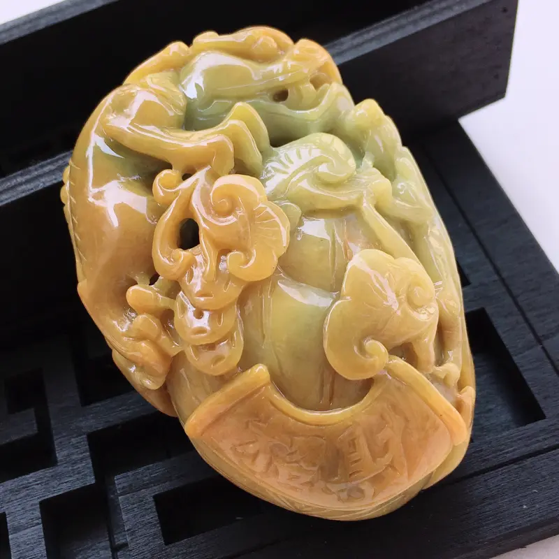 【翡翠a货,糯种水润褐黄色精雕翡翠貔貅手把件,玉质细腻,颜色鲜艳艳丽,雕工栩栩如生,尺寸78.2/53.6/36.6】图7