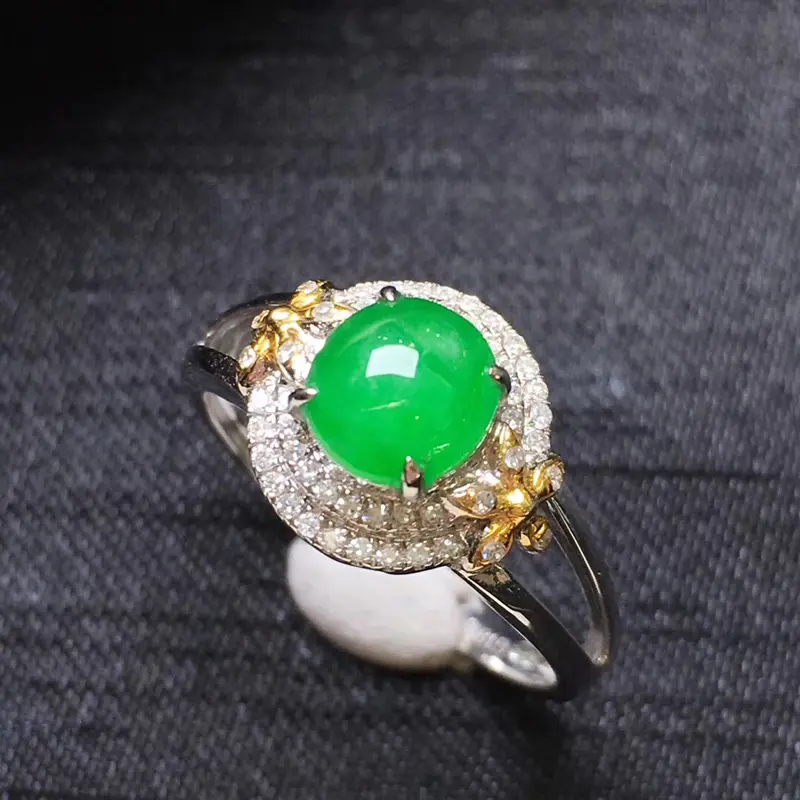 【满绿蛋面戒指💍,18K金伴钻,颜色清爽,佩戴精美,性价比高】图2
