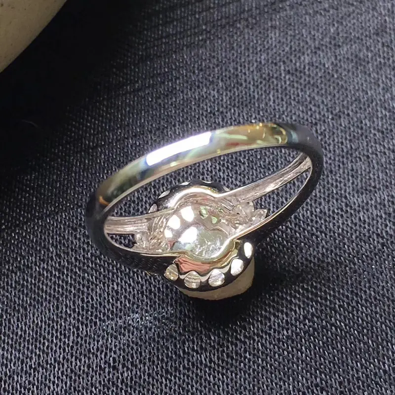 【满绿蛋面戒指💍,18K金伴钻,颜色清爽,佩戴精美,性价比高】图7