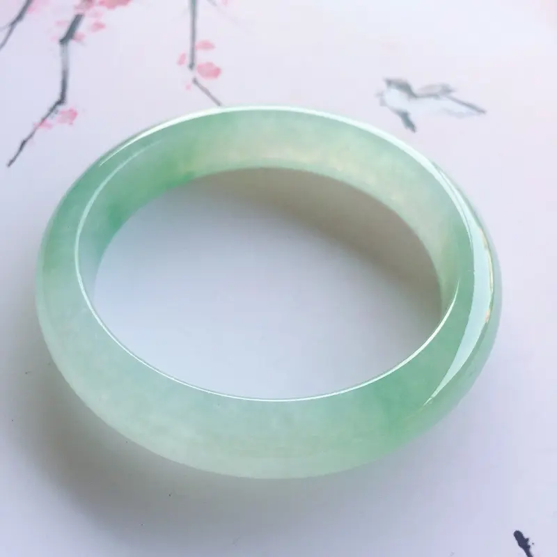 【正圈57.4mm,冰糯种飘绿花正圈手镯,底子细腻冰润,飘花清新淡雅,上手效果好】图4