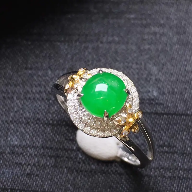 【满绿蛋面戒指💍,18K金伴钻,颜色清爽,佩戴精美,性价比高】图5