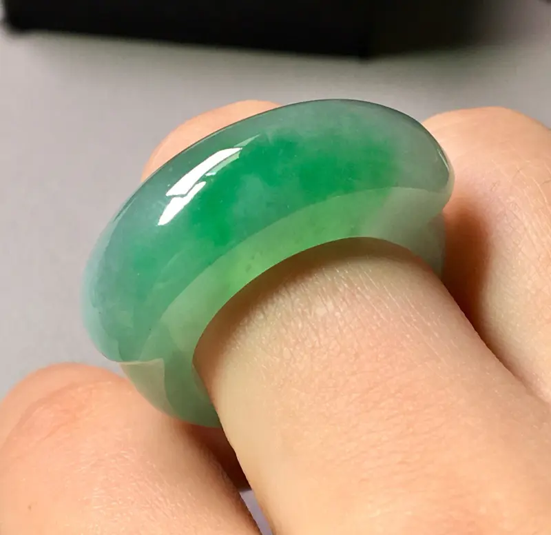 【冰飘阳绿马鞍,完美,水头足,性价比高,尺寸30/9.5/7.8、内径18.2ba】图4