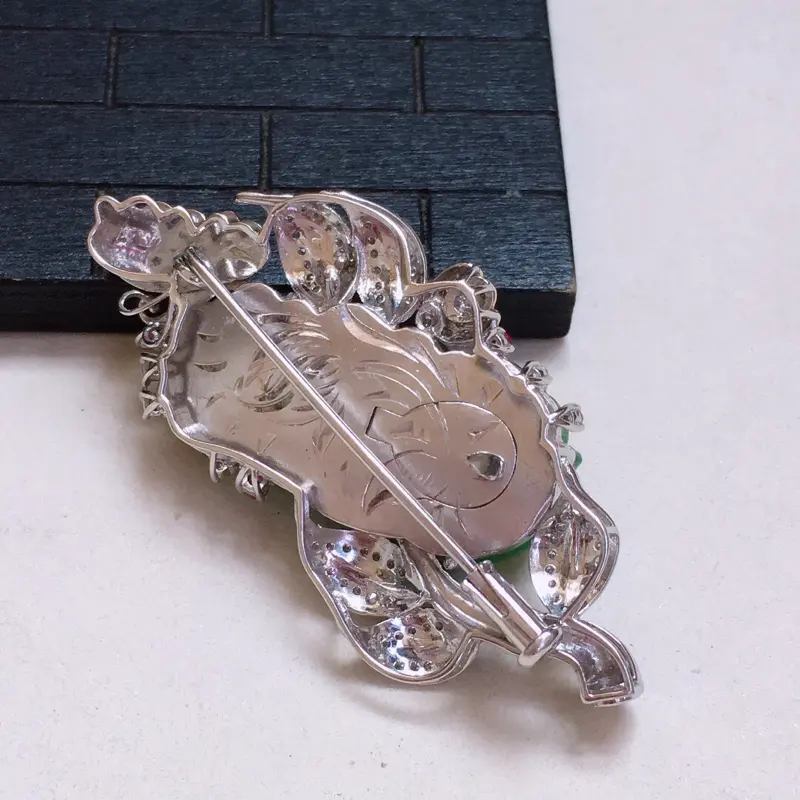 【满绿花开富贵胸針/挂件(18k金伴钻)连扣长:47.2*23.7*13.1mm 戒面:27.6*13.6mm 重量:11.28g】图6