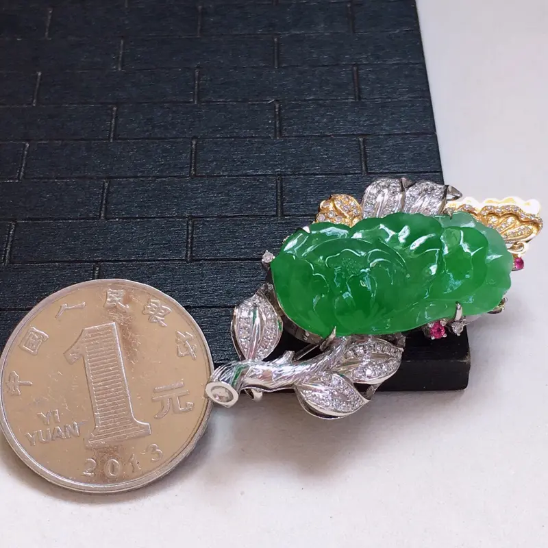 【满绿花开富贵胸針/挂件(18k金伴钻)连扣长:47.2*23.7*13.1mm 戒面:27.6*13.6mm 重量:11.28g】图5