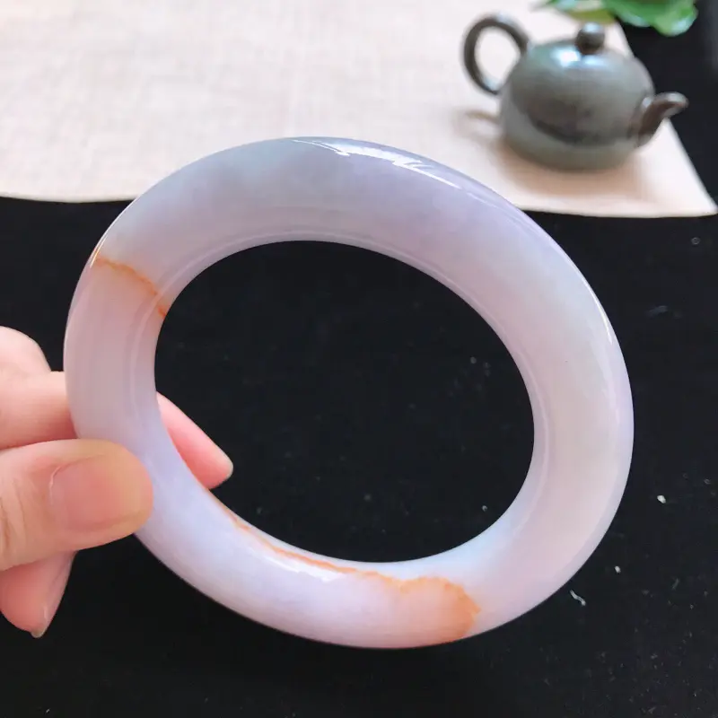 【圆条:59.3。天然翡翠A货。糯化种红翡圆条手镯。色泽鲜艳。品相极佳。尺寸:59.3*13.8mm】图4