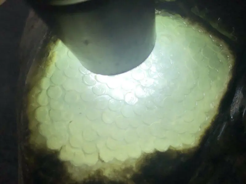 【👉 【名称】1.95kg南齐开窗料
【重量】1.95kg
【尺寸】120-100-70mm
【产地】缅甸新货翡翠原石
【描述】新货来袭!《免费切,免费盖手镯》南齐开窗料,大面积开窗肉质细腻干净,灯下水长冰透,喜欢的老板速来抢购H800】图9