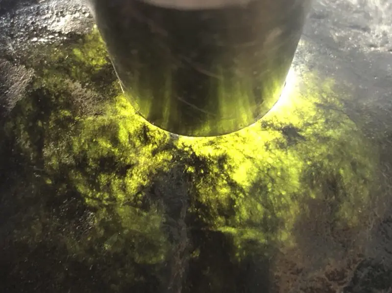 【👉 【名称】3.9kg莫湾基全赌料
【重量】3.9kg
【尺寸】170-120-100mm
【产地】缅甸新货翡翠原石
【描述】新货来袭!《免费切,免费盖手镯》莫湾基全赌料,种好压手皮壳完整紧致,灯下水长起荧光,喜欢的老板速来抢购H801】图10