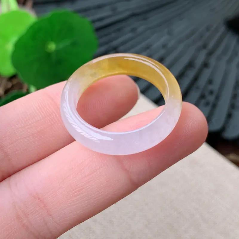 【天然翡翠A货-种好黄翡戒指_种好,玉质细腻,水头饱满,形体漂亮,水润精致,上手效果佳,尺寸20*5.8*3.3mm】图7