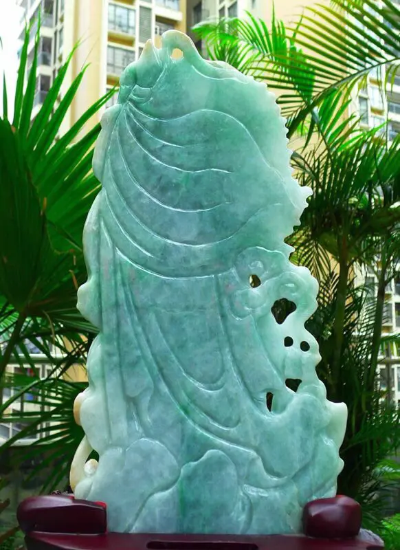 【大件关公摆件 缅甸天然翡翠A货 精美 黄加绿 霸气 义薄云天 关云长 旗开得胜 龙腾盛世 关公摆件 雕刻精美线条流畅种水好 霸气 送礼佳品 搭配精美高档檀木底座 尺寸 470.290.150裸石尺寸330.170.60裸石重量7.26斤 赞 送礼佳品 工艺精湛 霸气种水好】图6