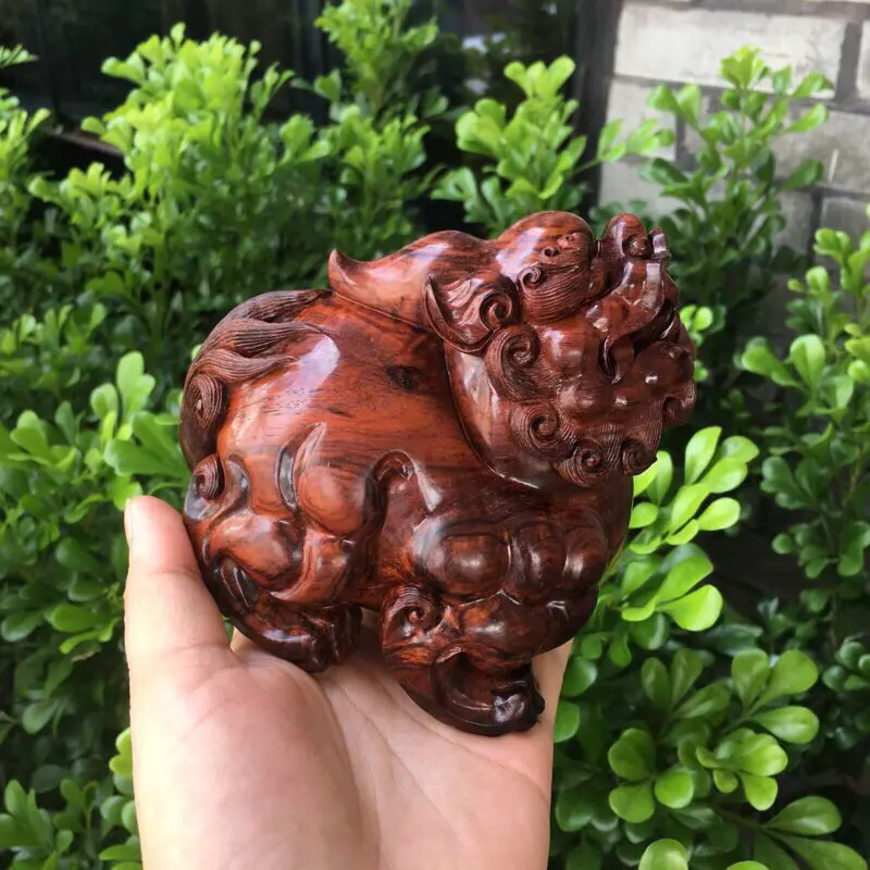 【海南黄花梨油梨 望天吼摆件 纹理清晰细腻 材质做工非常不错 整体造型非常独特 十分霸气 值得收藏 长103mm 宽76mm 高109mm重353.2克】图8