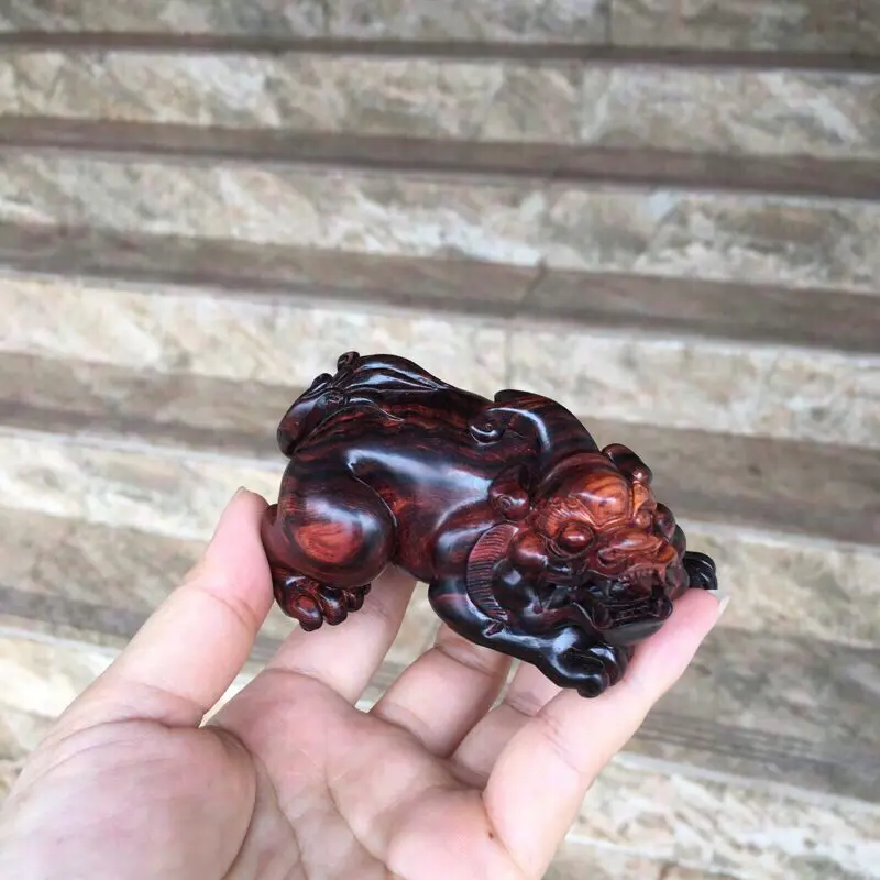 【海南黄花梨紫油梨 貔貅摆件 做工精细 水波纹大黑线 材质一流 整体圆润饱满 纯手工制作而成 长77mm 宽48mm 高40mm 重82.2克###】图1
