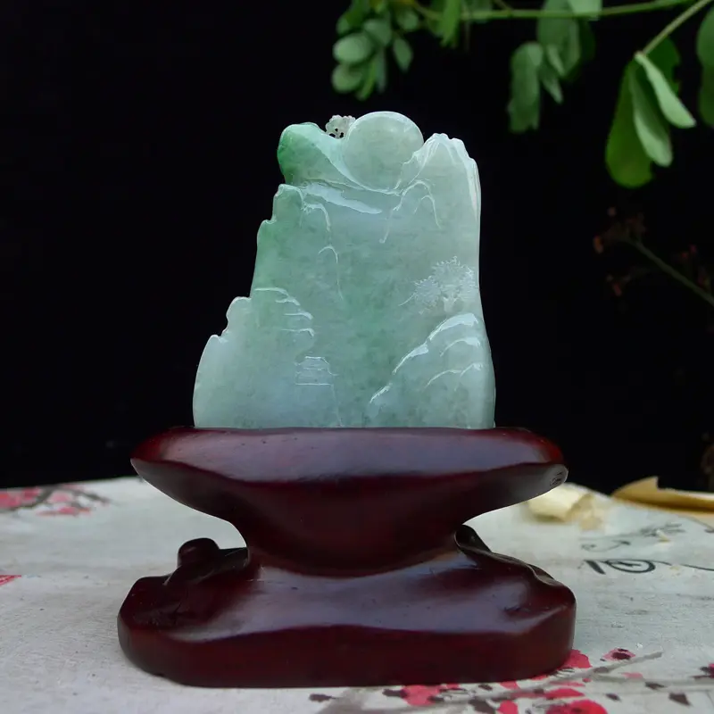 【翡翠水润三彩俏色旭日东升小摆件
裸石尺寸75*65*30mm 连底座120*100*65mm】图8