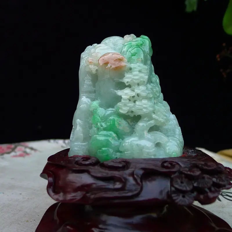 【翡翠水润三彩俏色旭日东升小摆件
裸石尺寸75*65*30mm 连底座120*100*65mm】图6