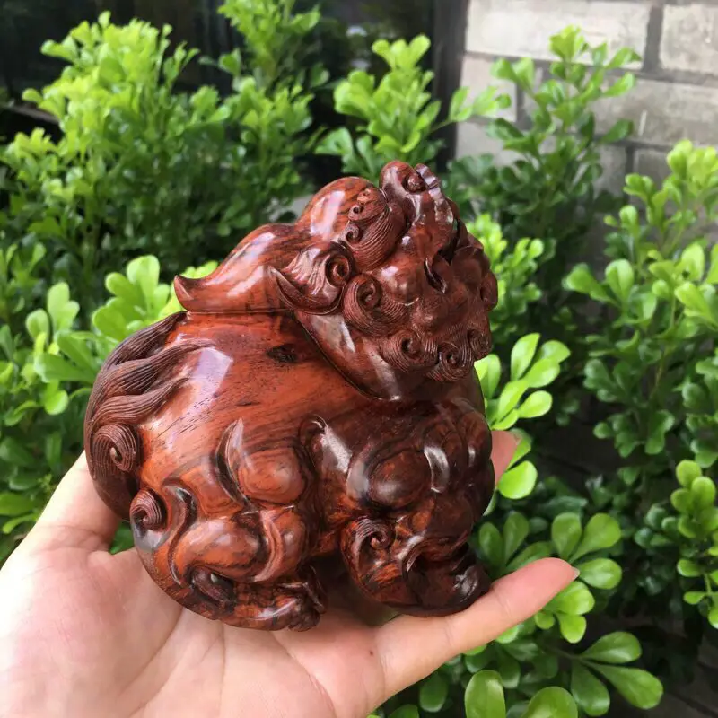 【海南黄花梨油梨 望天吼摆件 纹理清晰细腻 材质做工非常不错 整体造型非常独特 十分霸气 值得收藏 长103mm 宽76mm 高109mm重353.2克】图1