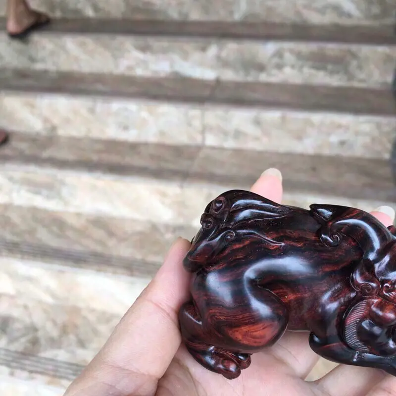 【海南黄花梨紫油梨 貔貅摆件 做工精细 水波纹大黑线 材质一流 整体圆润饱满 纯手工制作而成 长77mm 宽48mm 高40mm 重82.2克###】图6