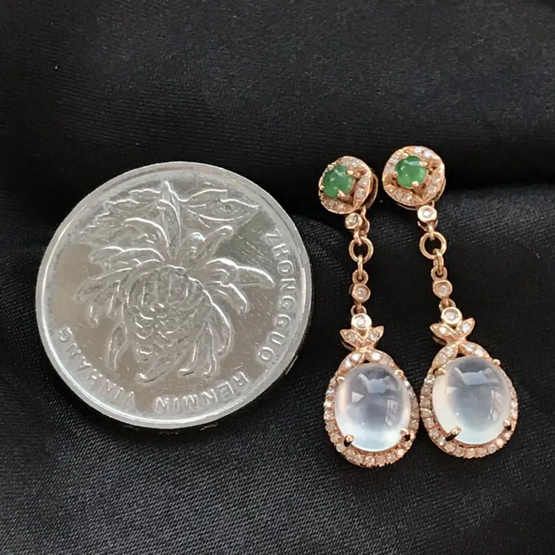【天然翡翠A货,18K金伴钻镶嵌,冰种蛋面耳环,高品质,饱满圆润,底质细腻,款式新颖时尚,质量超赞,高性价比】图6