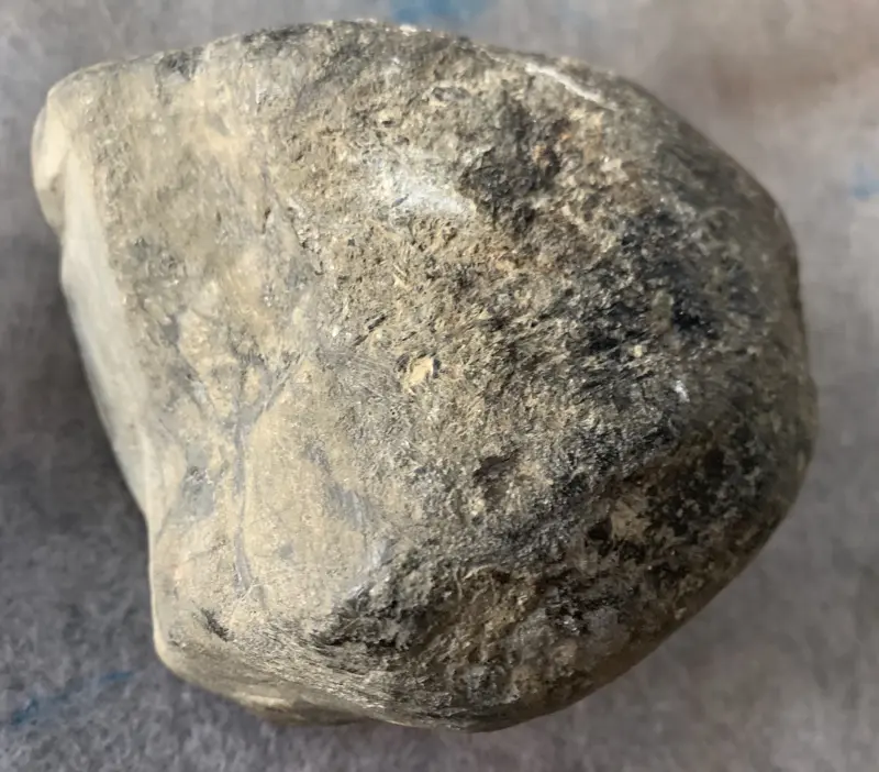 【👉 【名称】1.15公斤莫西沙敞口全赌料
【重量】1.15公斤
【尺寸】110-95-60MM
【产地】缅甸新货翡翠原石
【描述】新货来袭!《免费切,免费盖手镯,免费开窗》莫西沙敞口全赌料,皮壳老,翻砂均匀细腻,打灯通透,种好水足,肉细,喜欢的老板来秒!QSH】图7